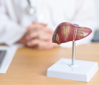 medico tratante de la hepatitis